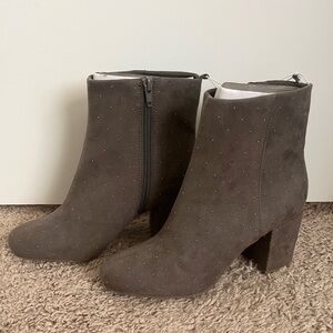 NWT Old Navy Taupe Studded Booties
